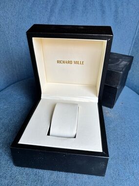 Black and White Luxury leather Watch Box